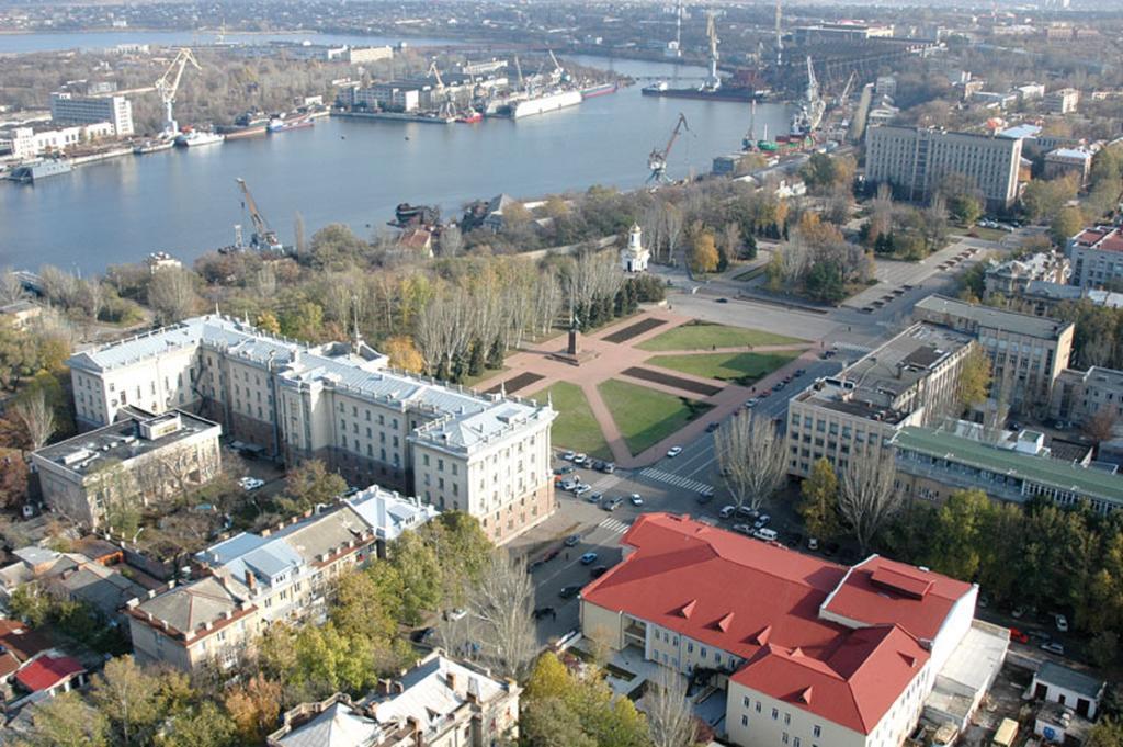 Apartments On Sobornaya Street Near The Waterfront Mykolaiv Exterior photo